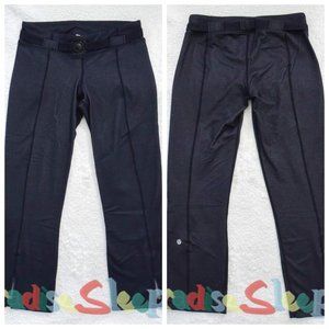 *Lululemon* VINTAGE - Belt it Out Cropped Pants, size 4